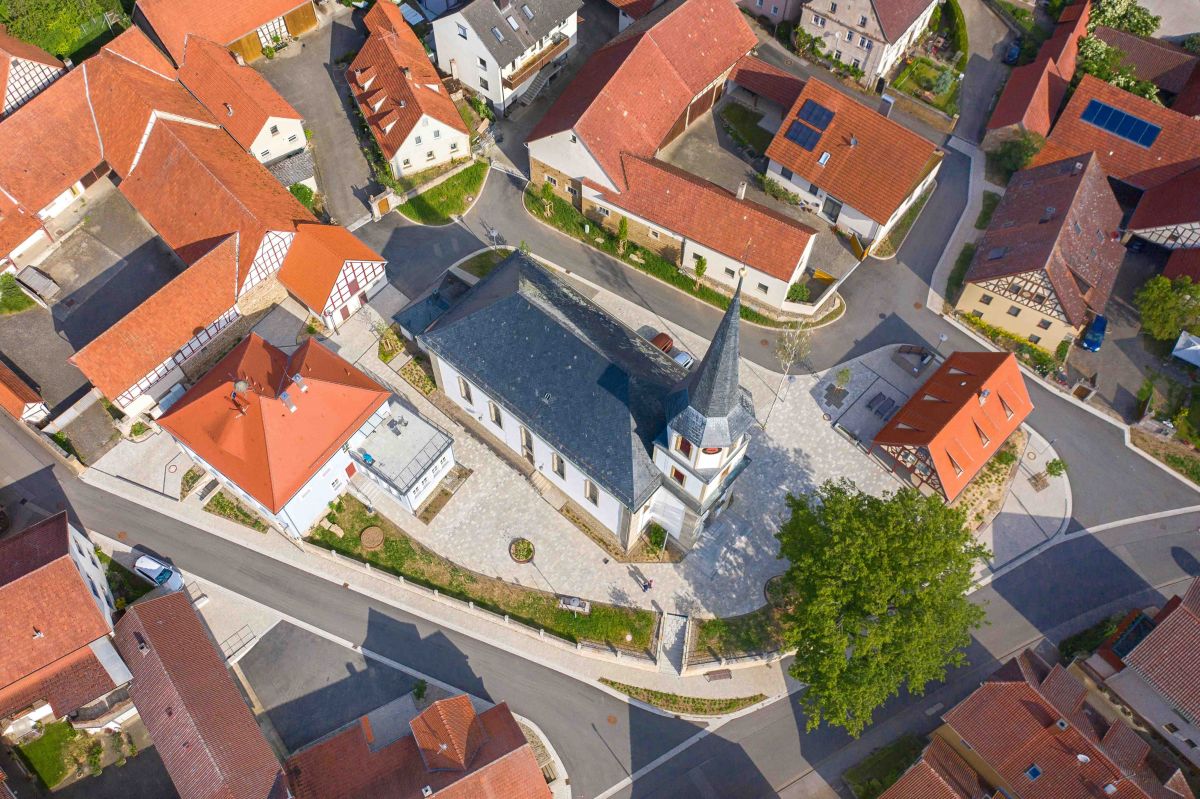 Neugestaltung Kirchenumfeld Happertshausen