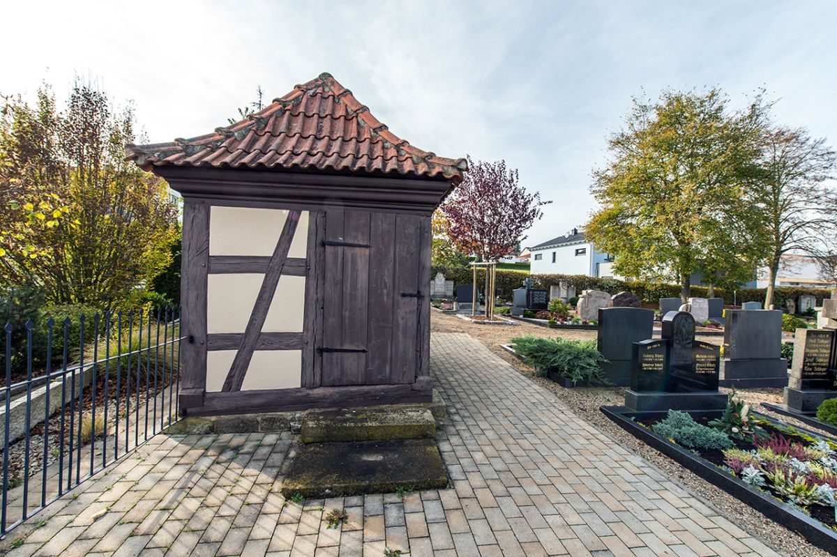 Sanierung Totengräberhaus Hambach